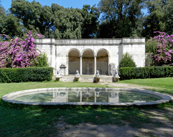 ninfeo dei leoni a villa borghese