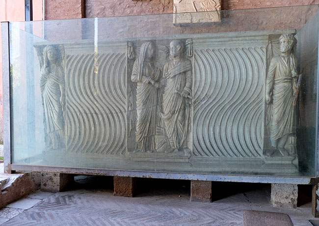 sarcofago con la rappresentazione della dextrarum iunctio