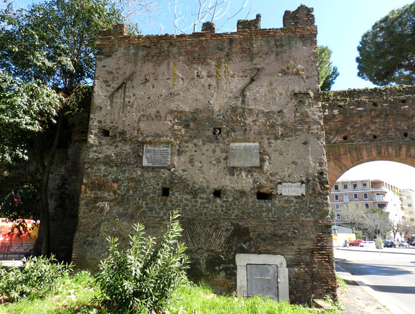 Porta Metronia